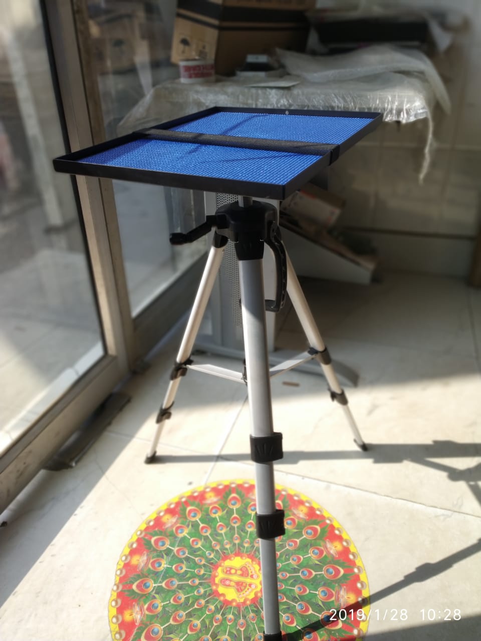 Tripod Screen